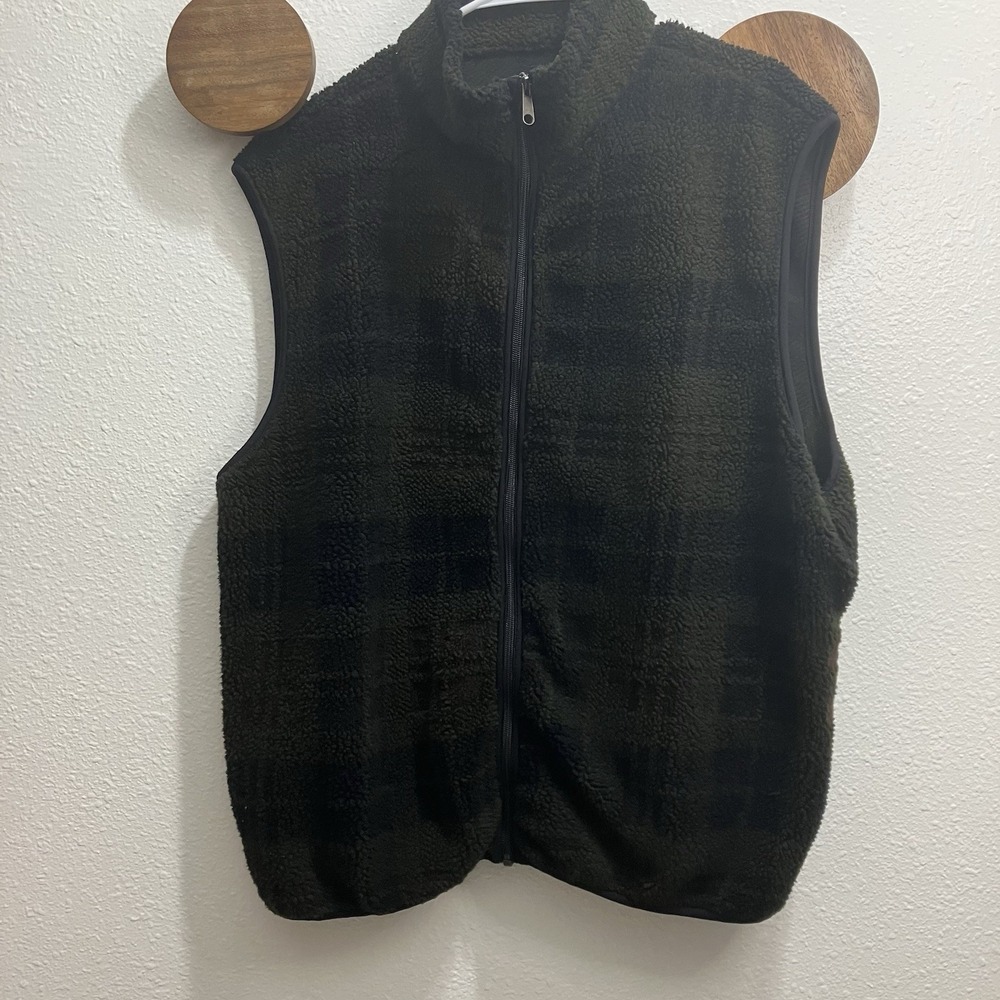 Outdoor Urban Terrain Holiday Subtle Green Black Plaid Full Zip Fleece Vest XL